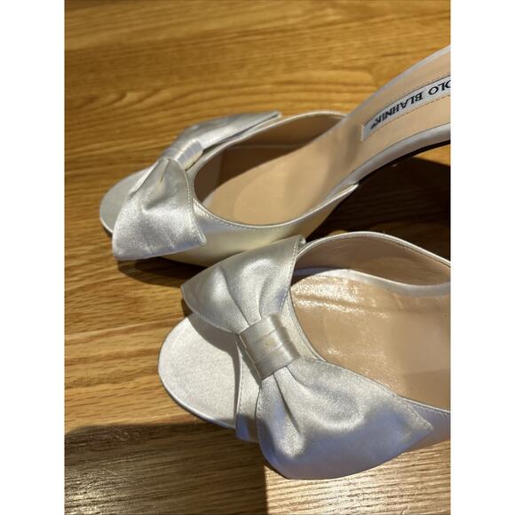 Manolo Blahnik cream satin D'orsay stiletto's 41 1/2 bow peep tow Italy New - Picture 4 of 16